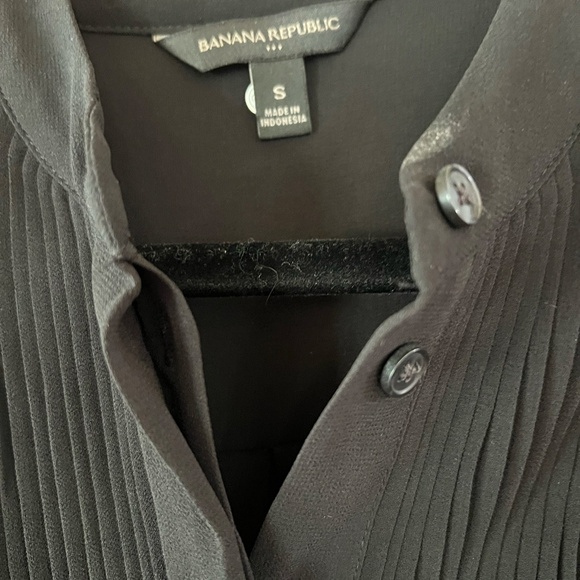 Black Banana Republic blouse - Picture 9 of 10